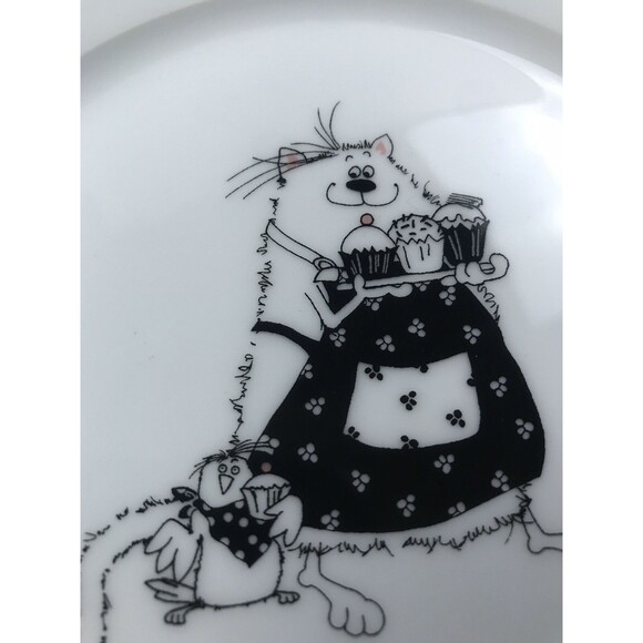 4 Portmeirion Studio Cat Cupcake With Paw Print Border Salad Plates - Picture 4 of 7